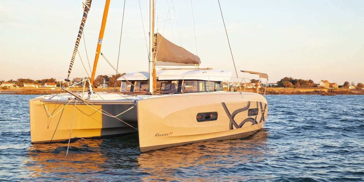 Catamaran Excess 11