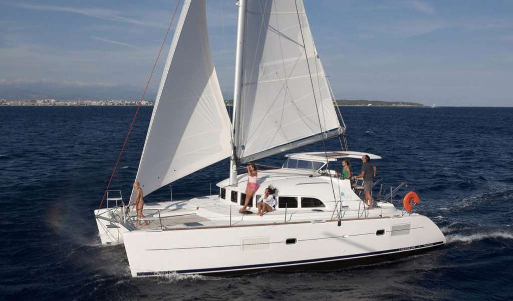 Catamaran Lagoon 380