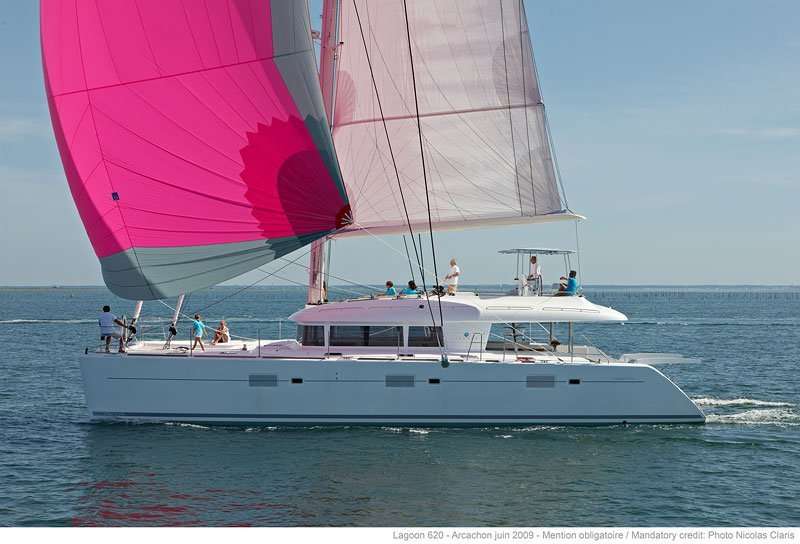 Catamarano Lagoon 620