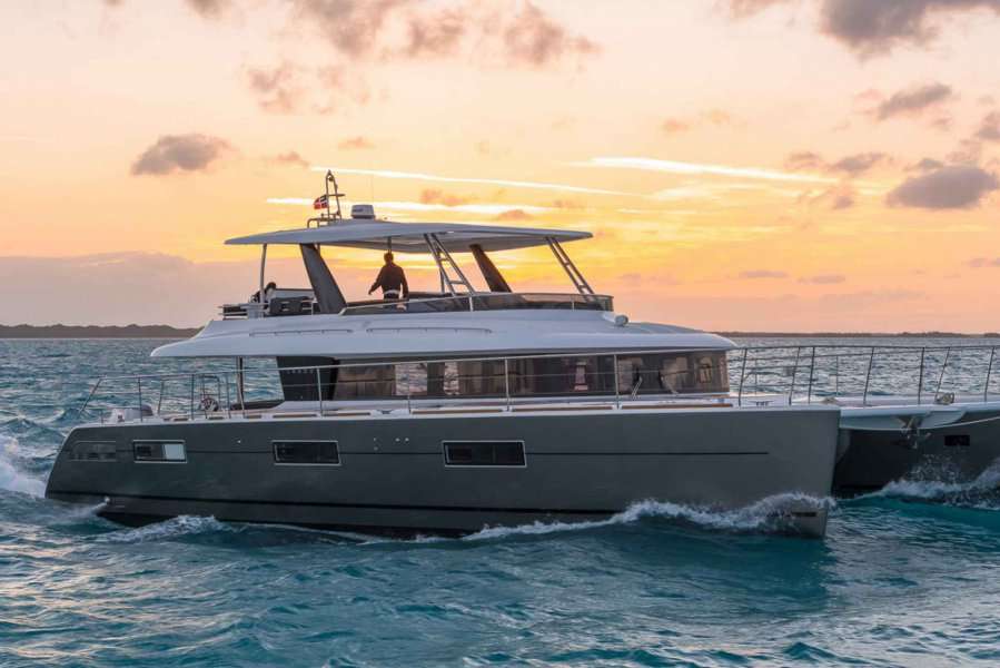 Catamaran à Moteur Lagoon 630 MY