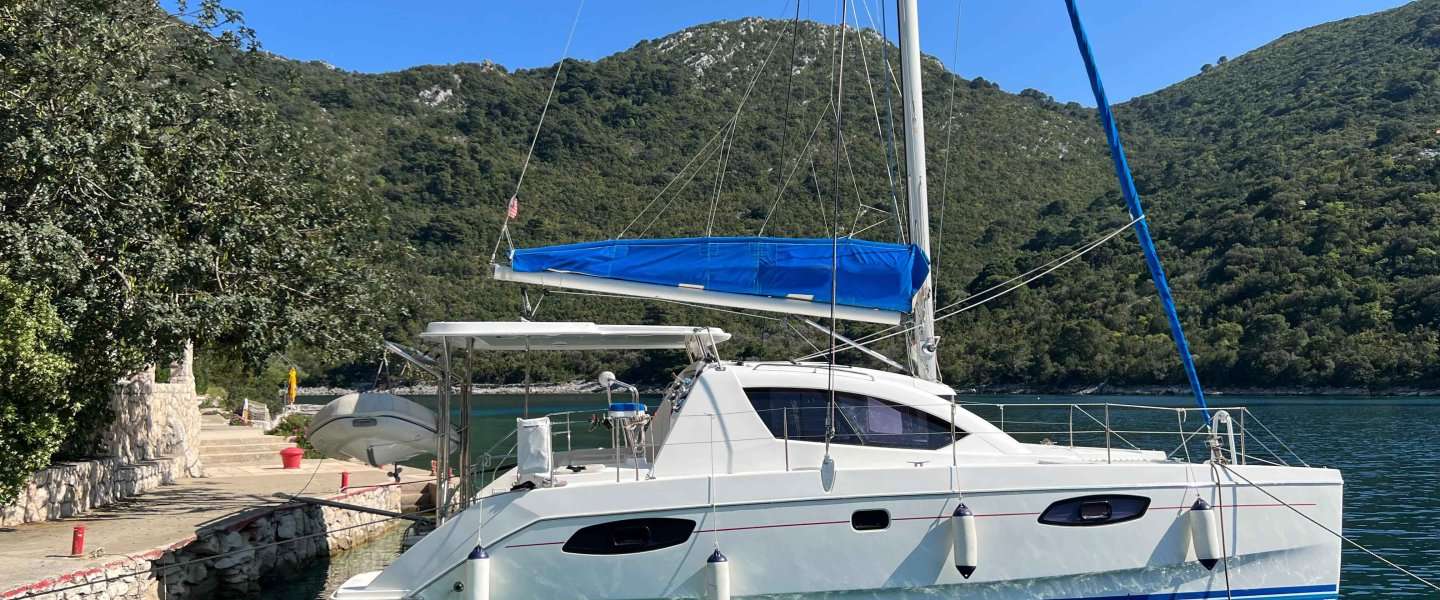 Catamaran Leopard 38