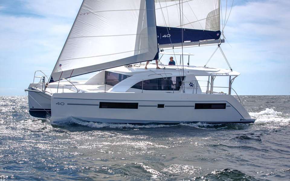 Catamaran Leopard 40