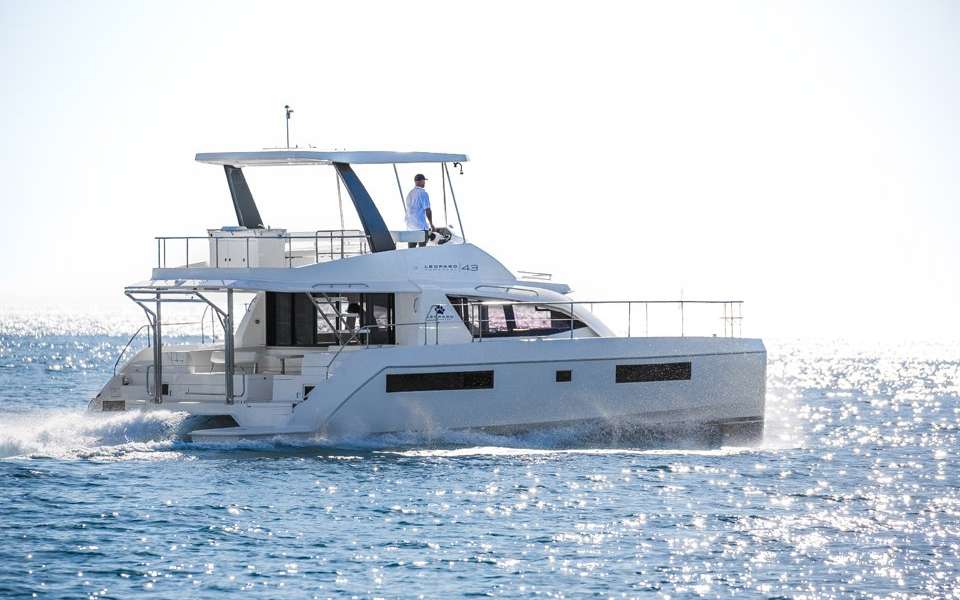 Power Catamaran Leopard 43 PC