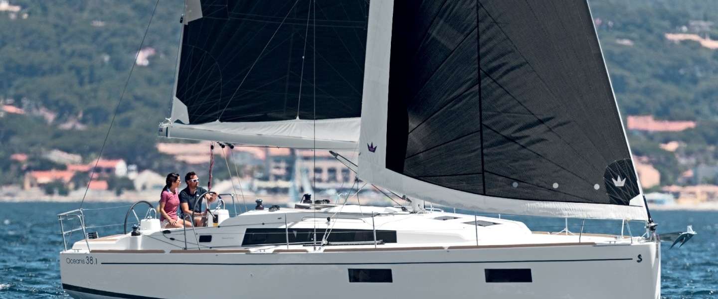 Sailboat Oceanis 38.1