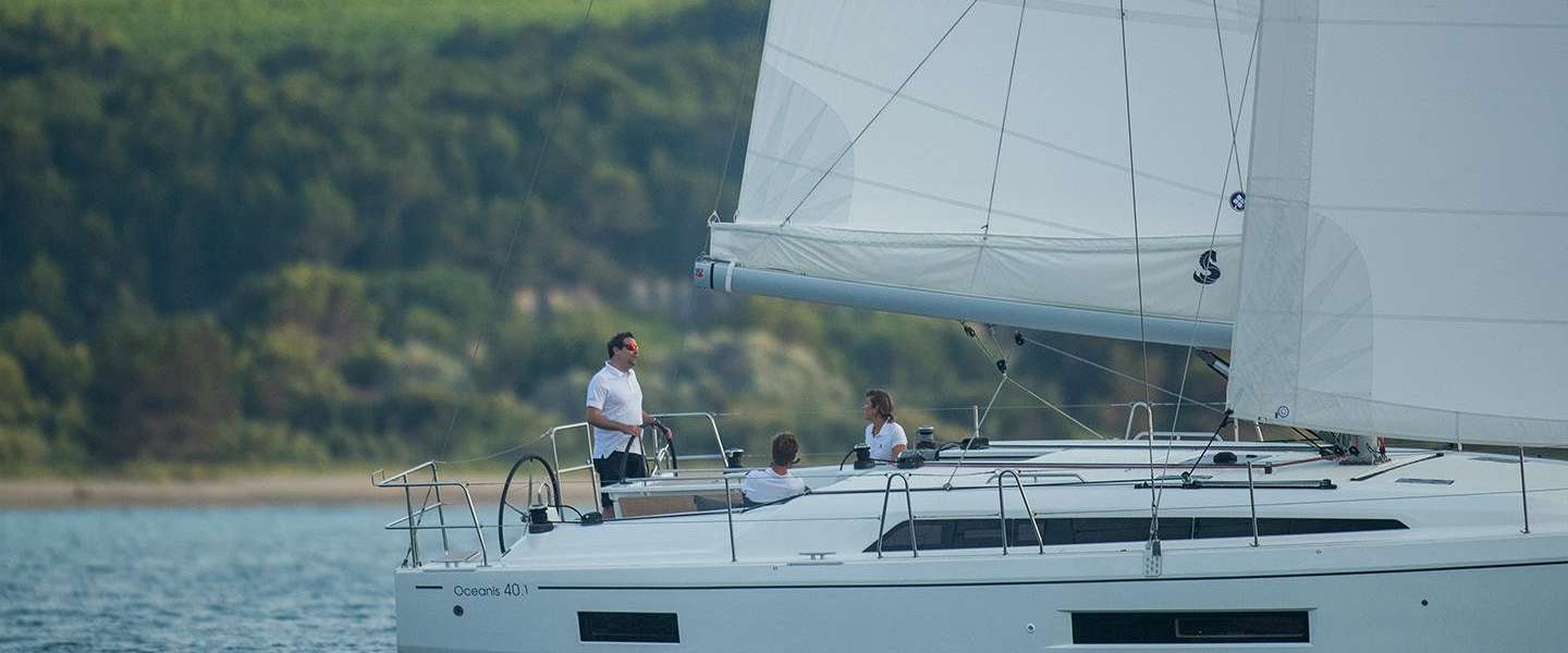 Sailboat Oceanis 40.1