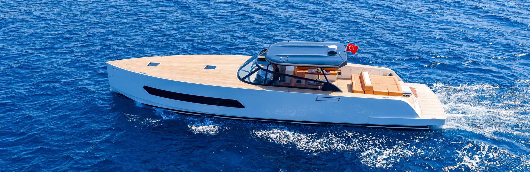 Phantom yachting