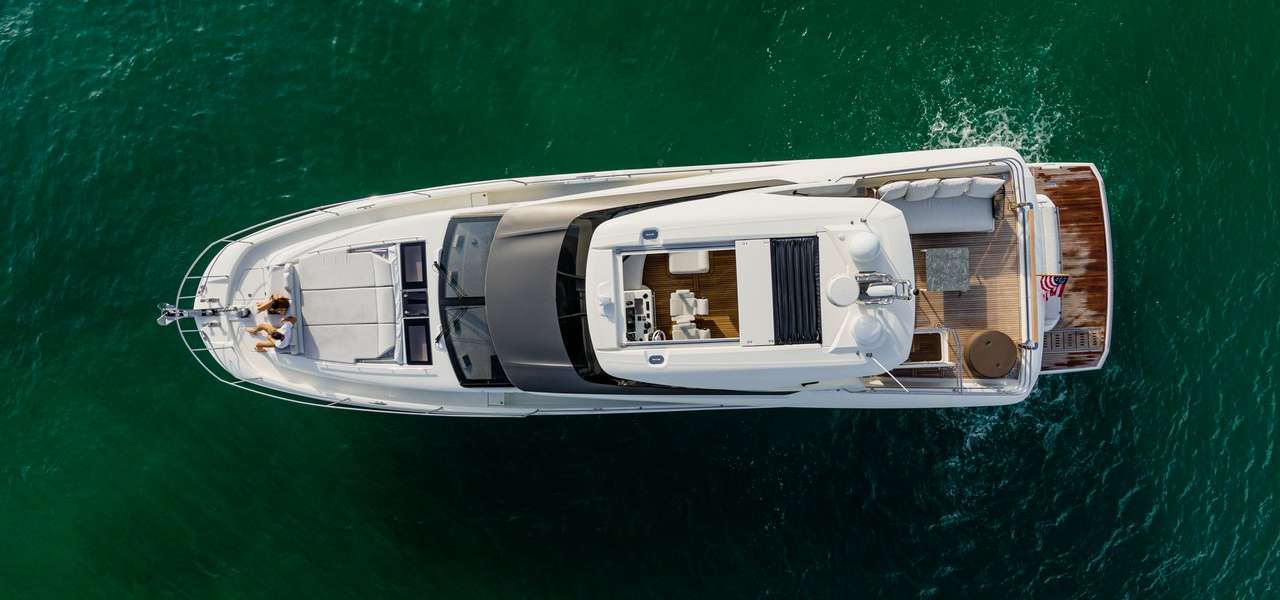 Luksusowy Jacht Prestige 690