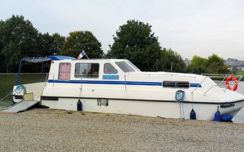 Hausboot Triton 1060 Handy