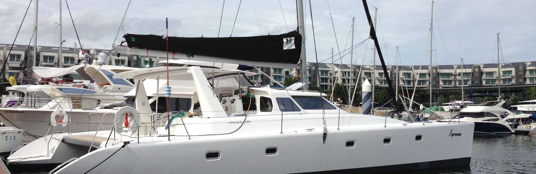 Catamarano Voyage 520