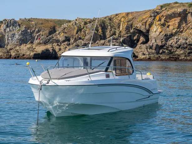 Barco a motor Antares 8 OB