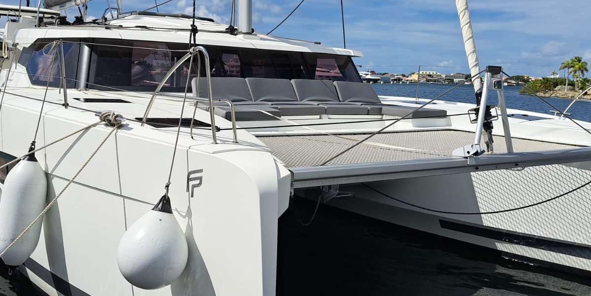 Catamarán Astrea 42