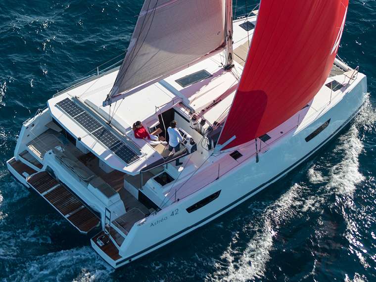 Catamaran Astrea 42