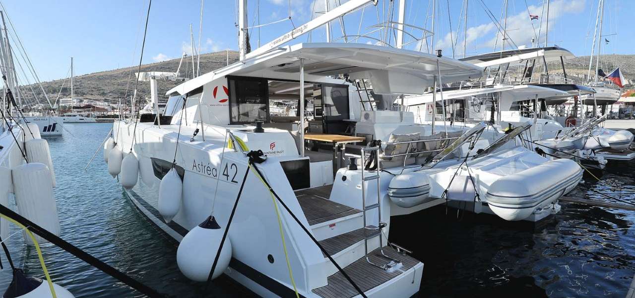Catamaran Astrea 42