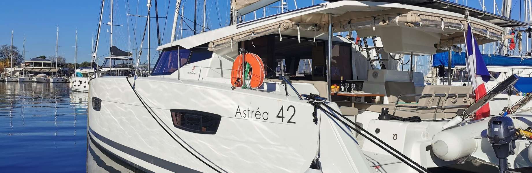 Catamarano Astrea 42