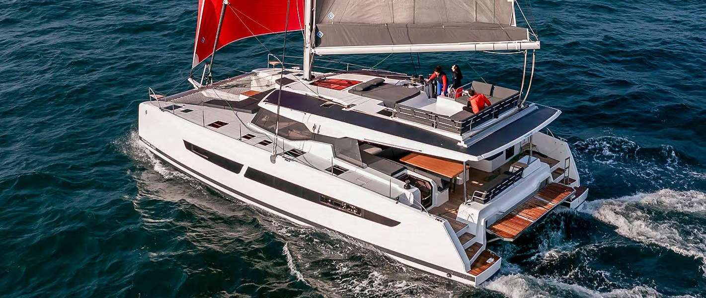 Catamarano Aura 51