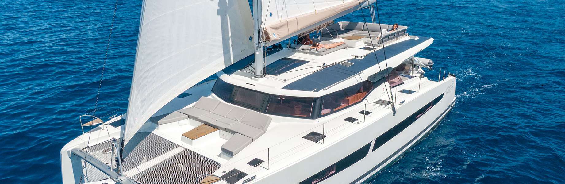 Katamaran Aura 51
