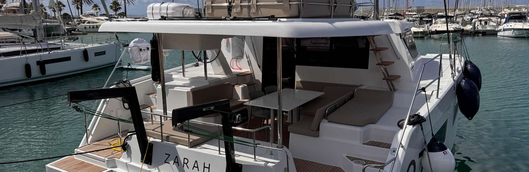 Katamaran Aventura 37