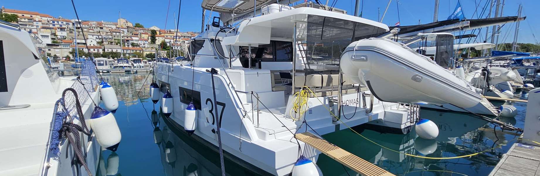 Catamarano Aventura 37