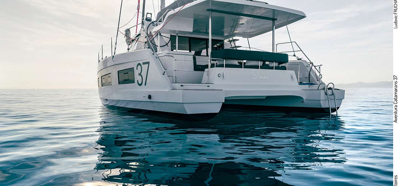 Katamaran Aventura 37