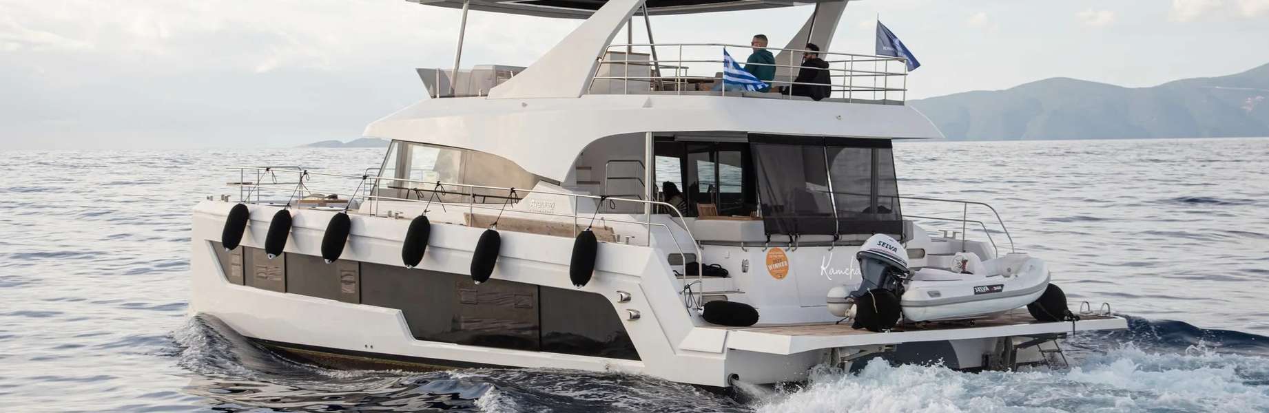 Моторный катамаран Aventura 50 MY