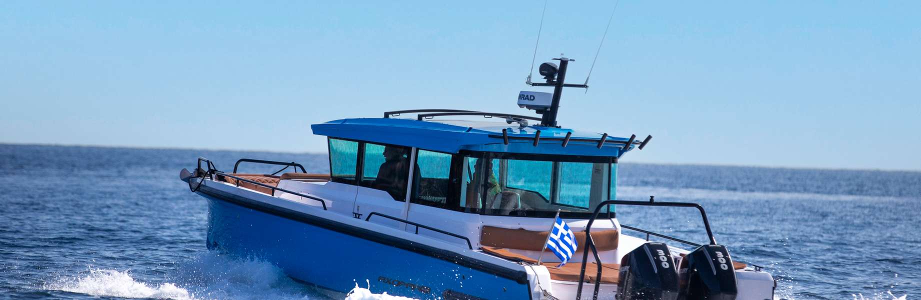 Моторная яхта Axopar 37 XC Cross Cabin