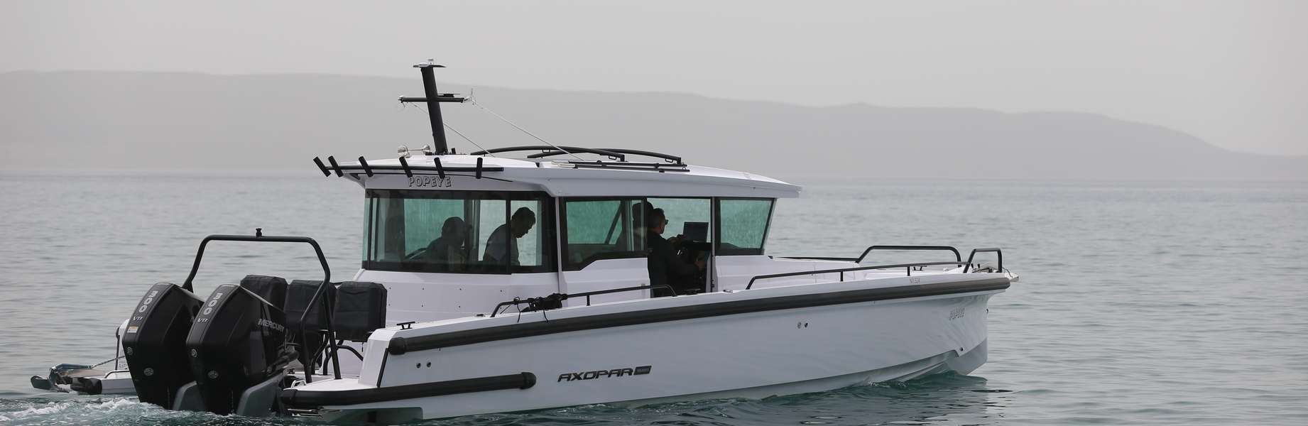 Motor boat Axopar 37 XC Cross Cabin