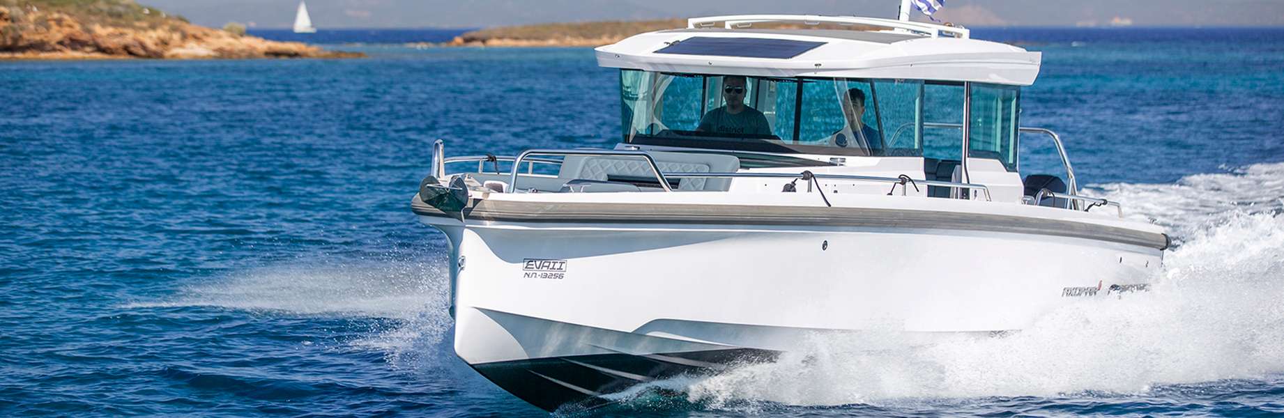 Barca a motore Axopar 37 XC Cross Cabin