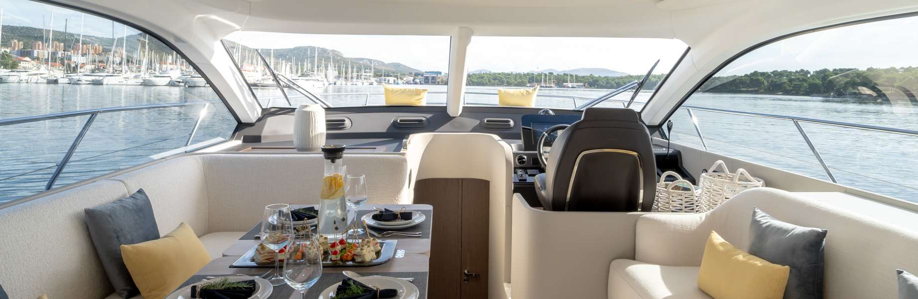 Motor boat Azimut 53 Fly