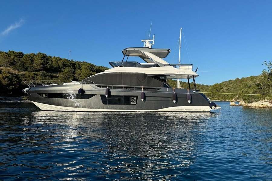 Яхта Люкс Azimut 68 Fly