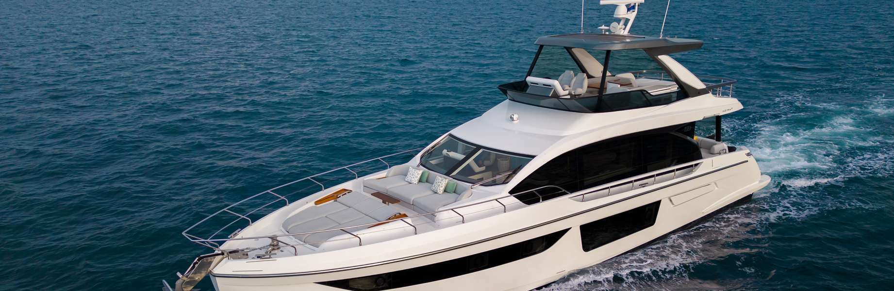 Luksusowy Jacht Azimut 68 Fly