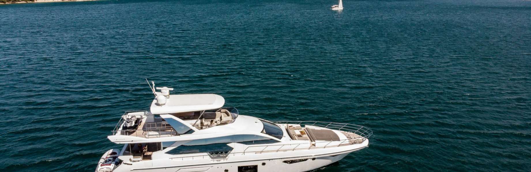 Luxury Yacht Azimut 72