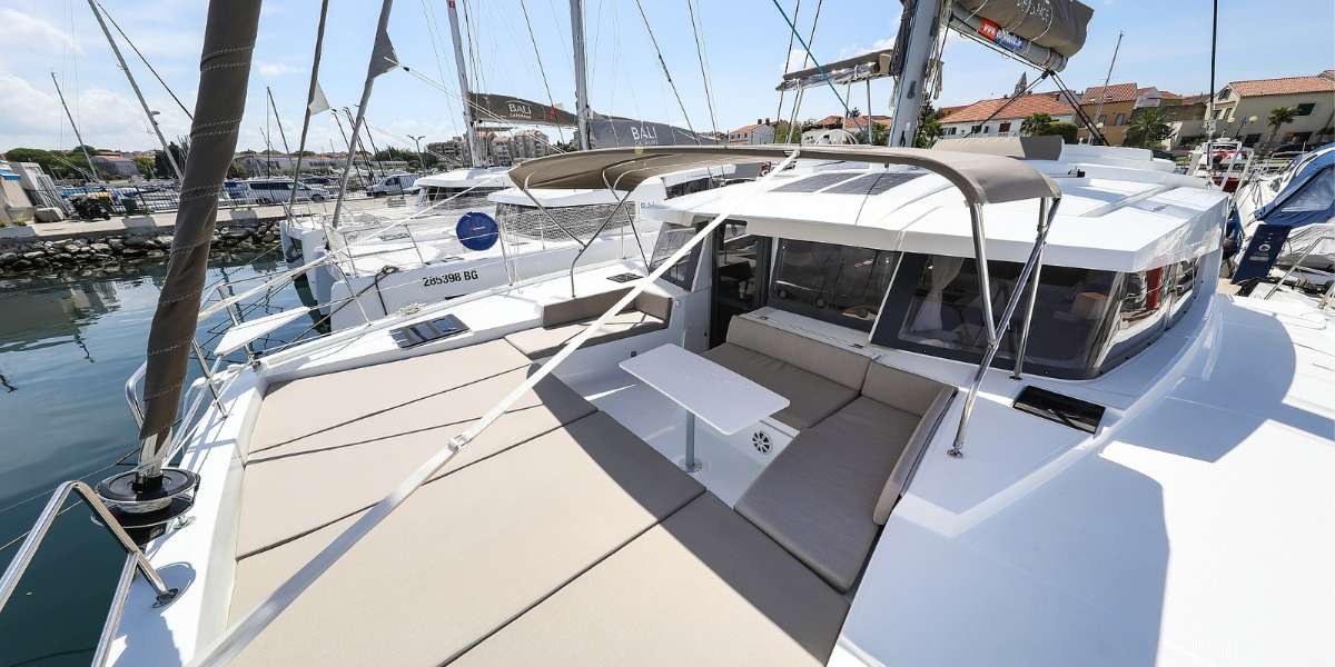 Catamaran Bali 4.2