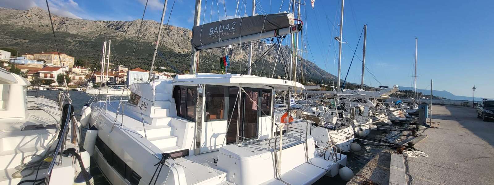 Catamaran Bali 4.2
