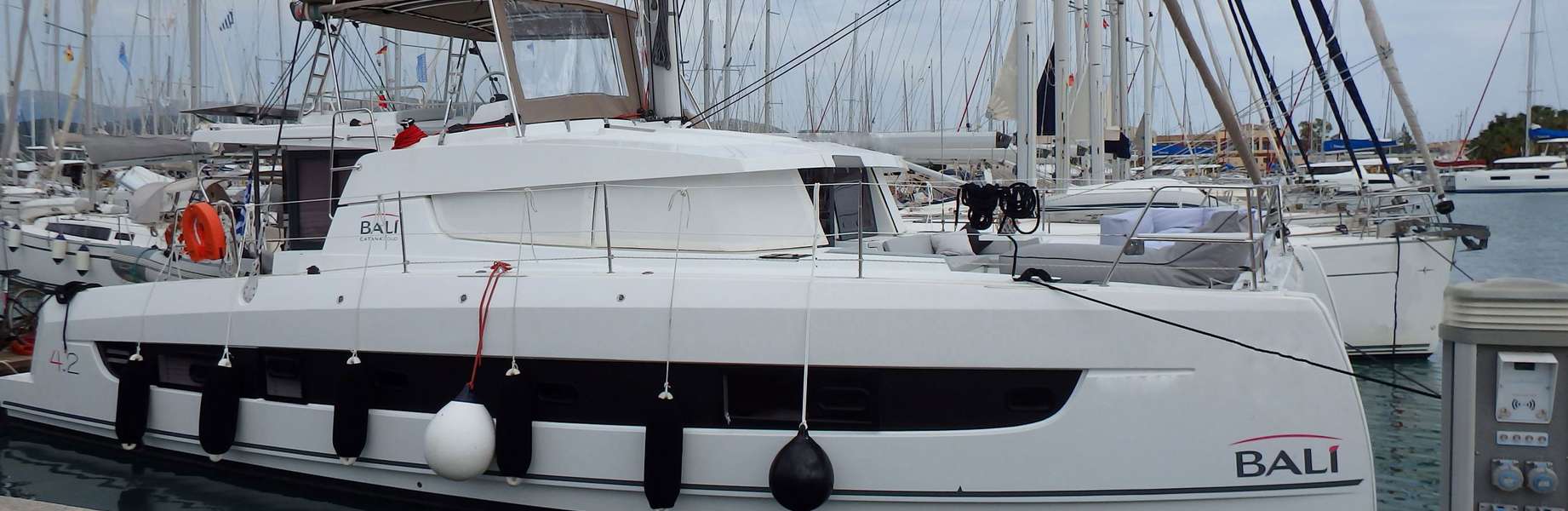 Catamaran Bali 4.2