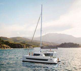 Catamaran Bali 4.4