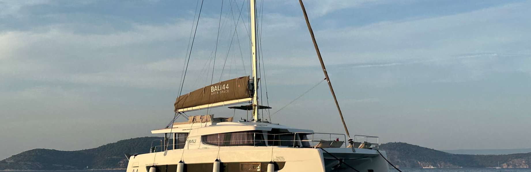 Catamaran Bali 4.4