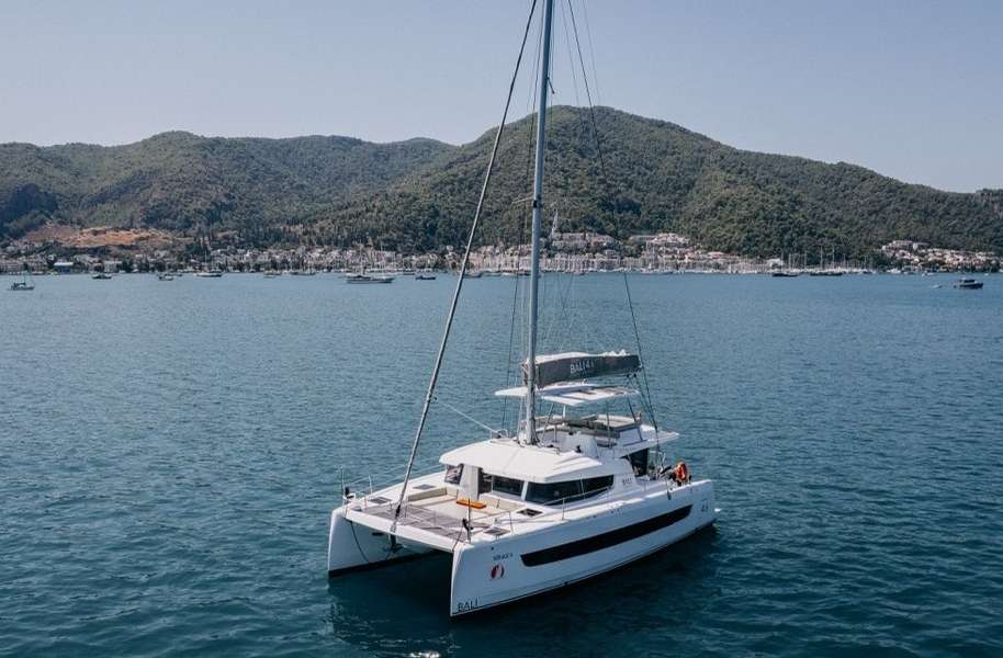 Catamaran Bali 4.6