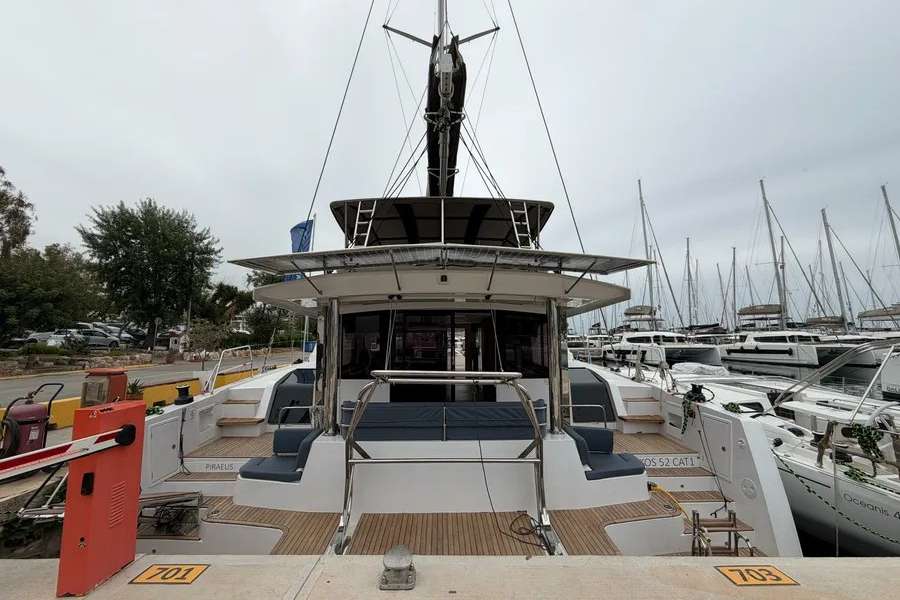 Catamaran Bali 5.2