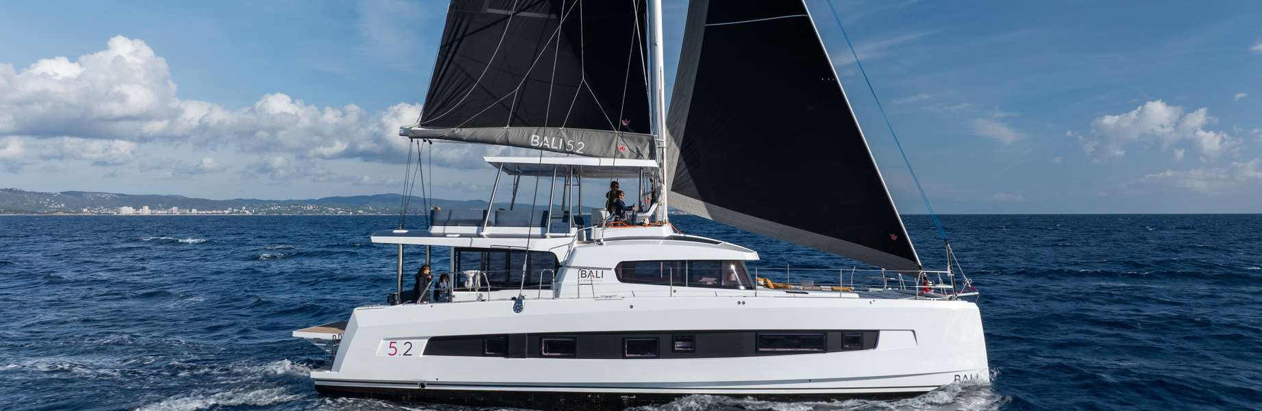 Catamaran Bali 5.2