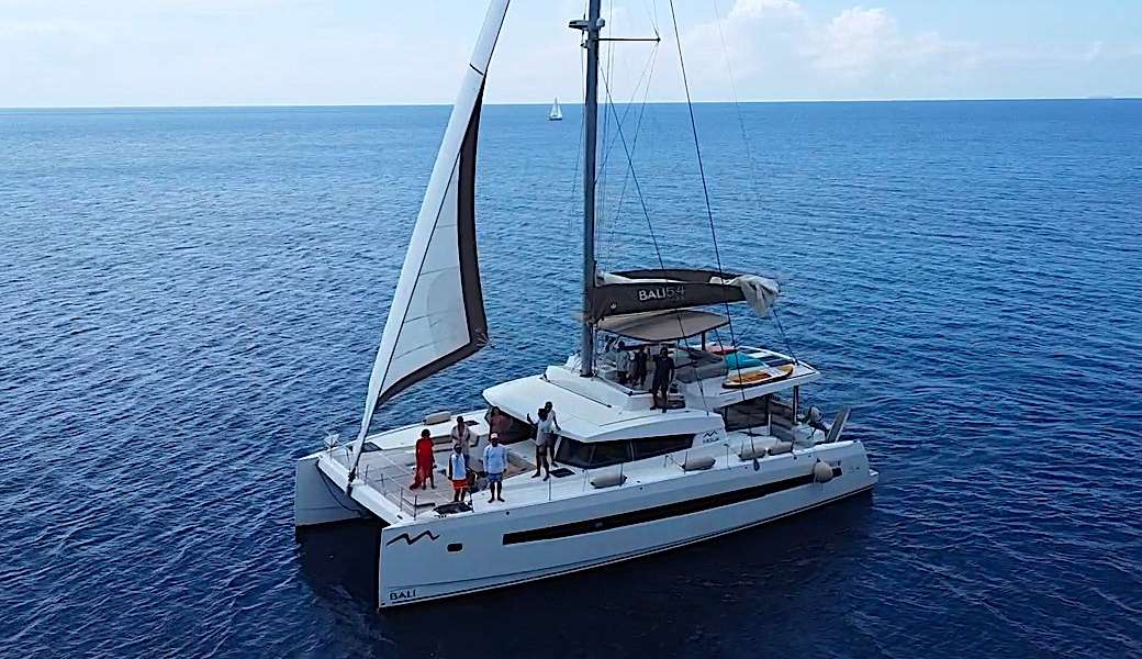 Catamaran Bali 5.4
