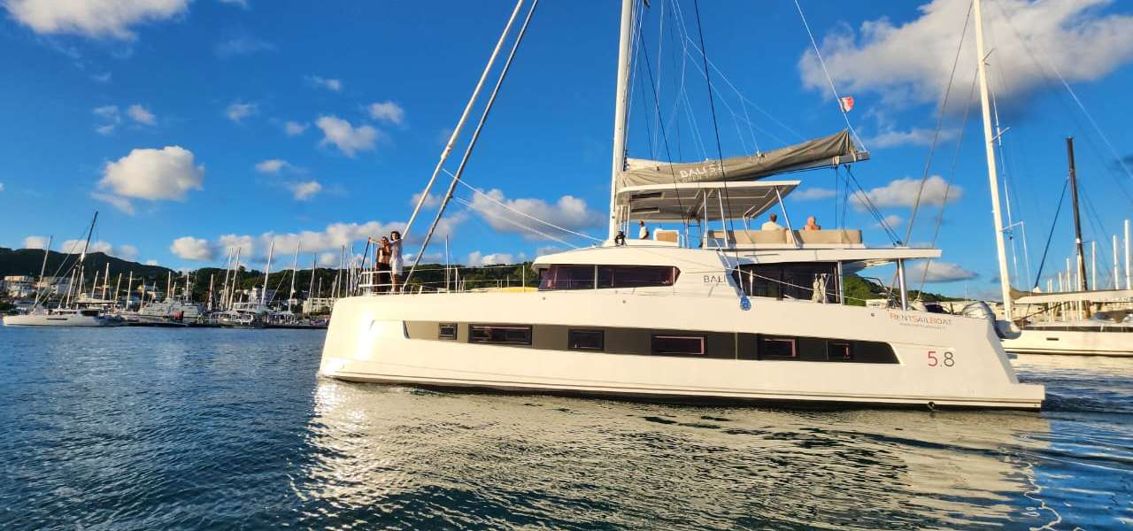 Catamaran Bali 5.8