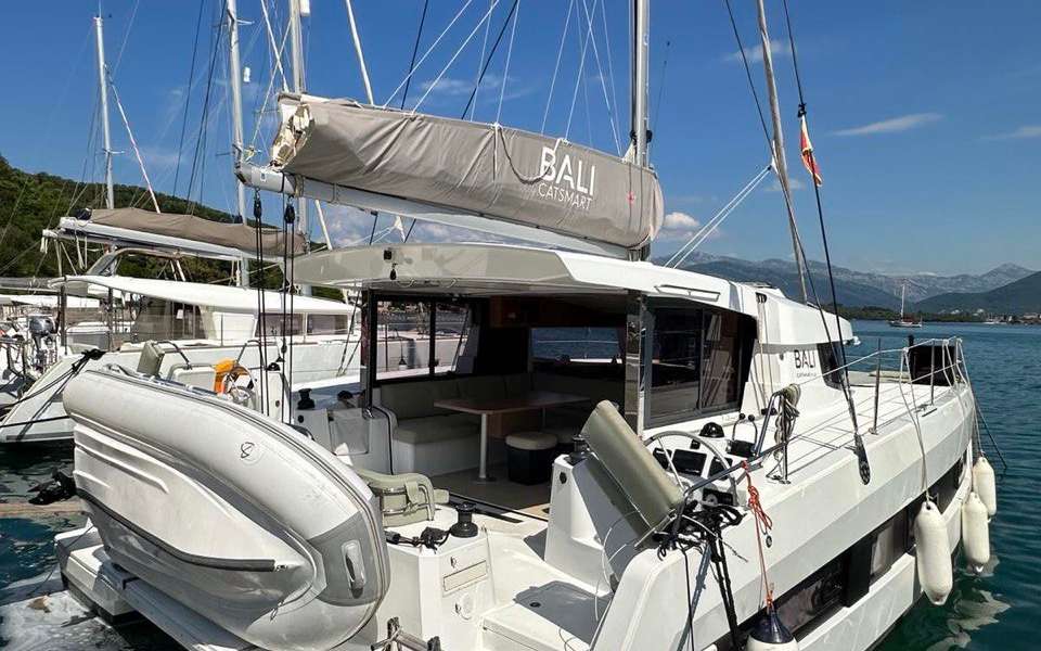 Katamaran Bali Catsmart