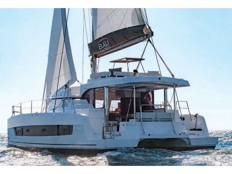 Katamaran Bali Catspace Voile
