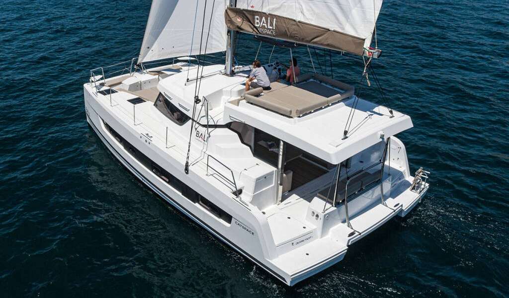 Catamaran Bali Catspace Voile