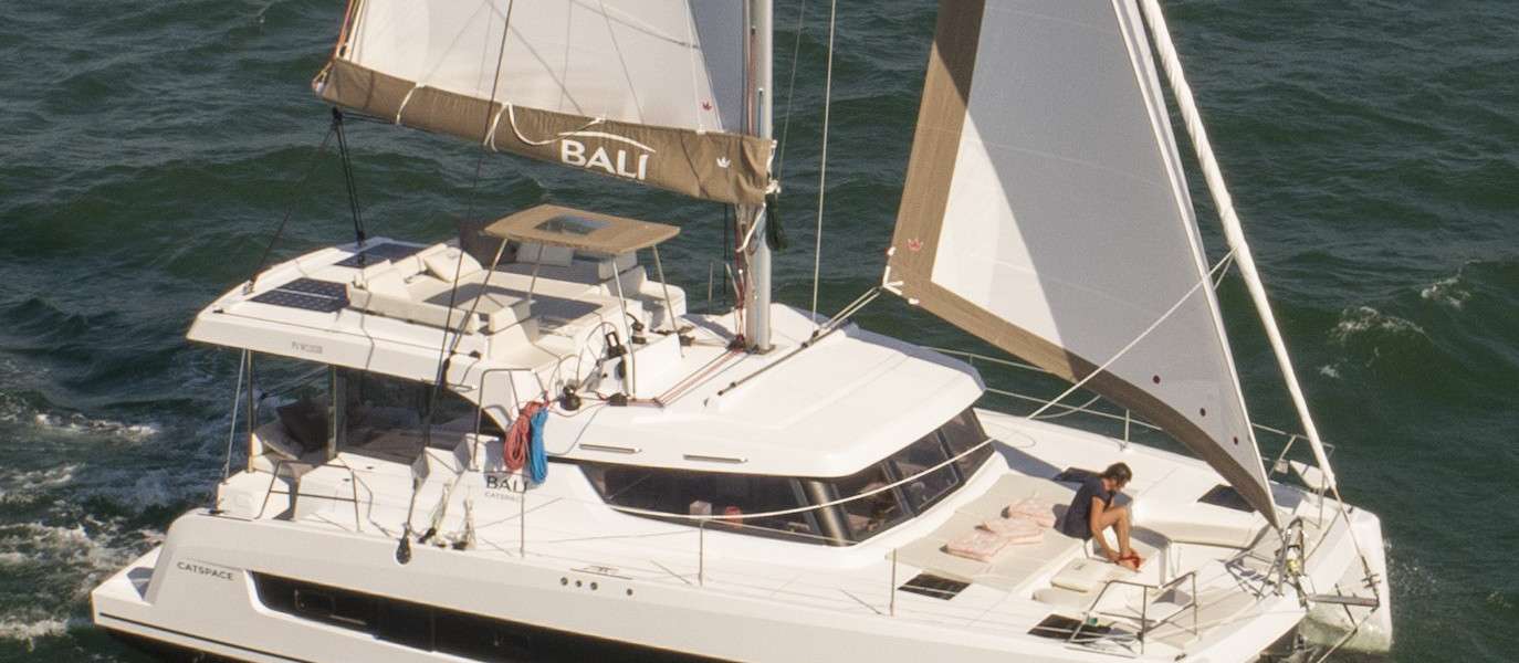 Katamaran Bali Catspace Voile