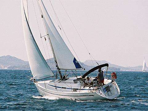 Velero Bavaria 32