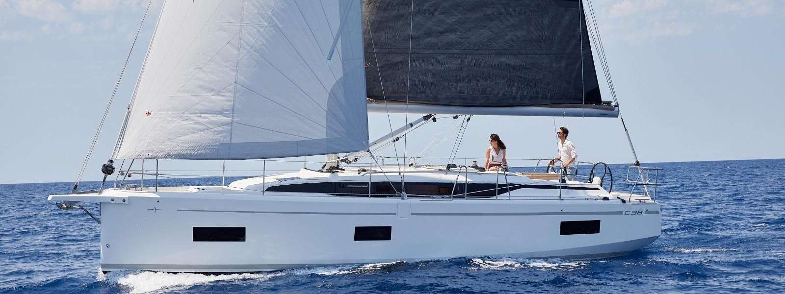 Velero Bavaria 38