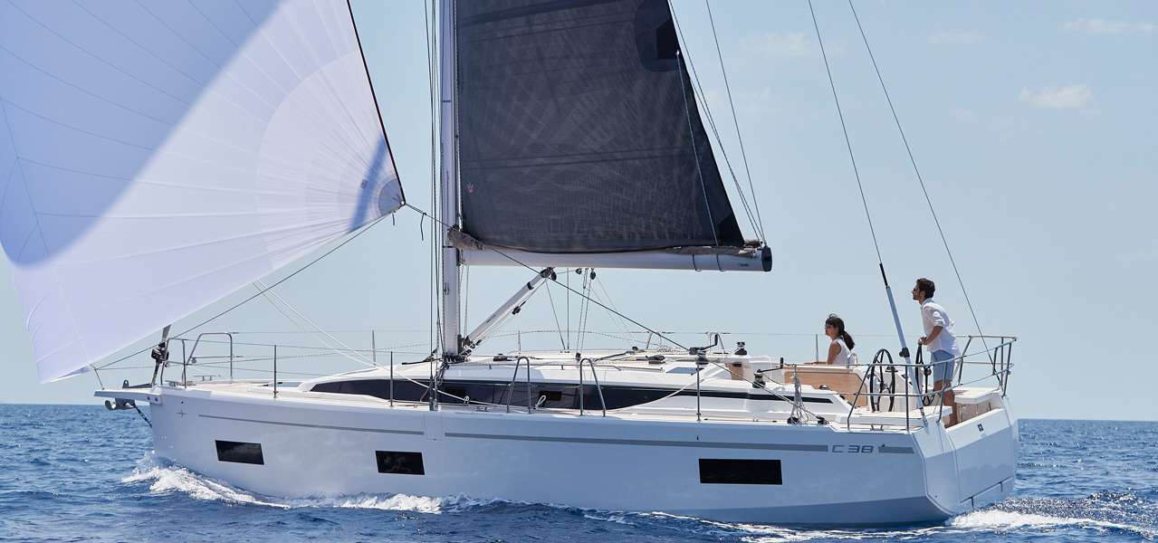 Barca a vela Bavaria C38