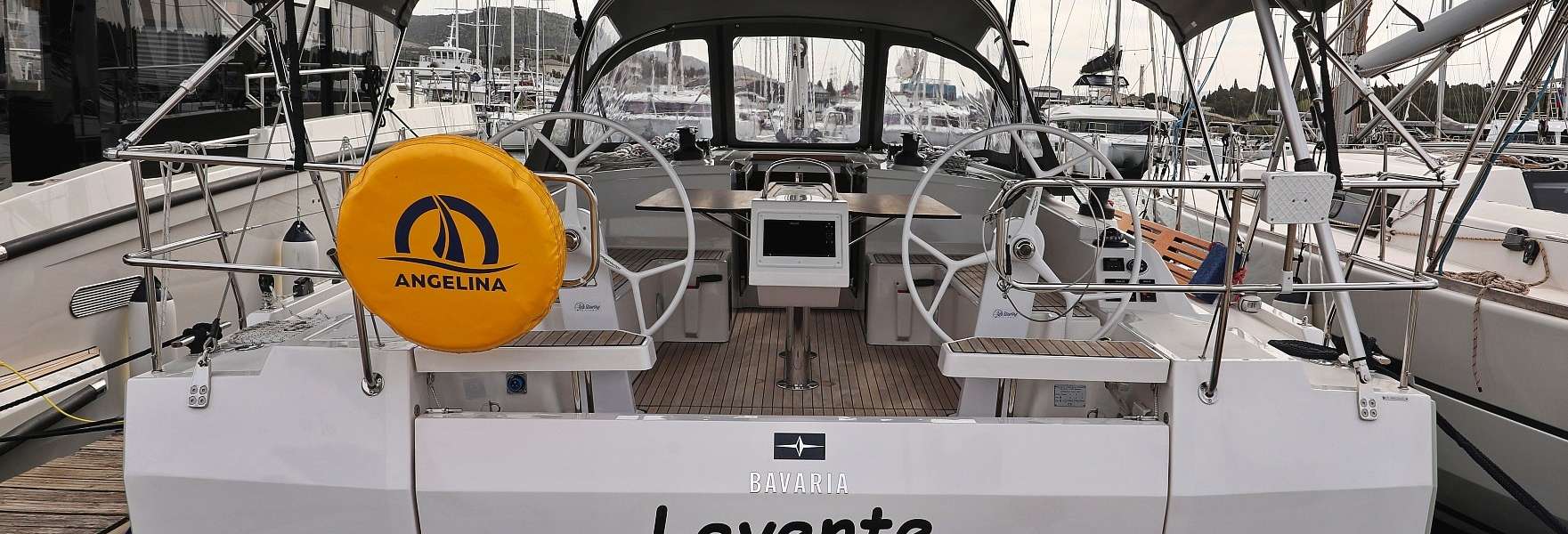 Парусная яхта Bavaria C42