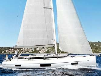 Sailboat Bavaria C45